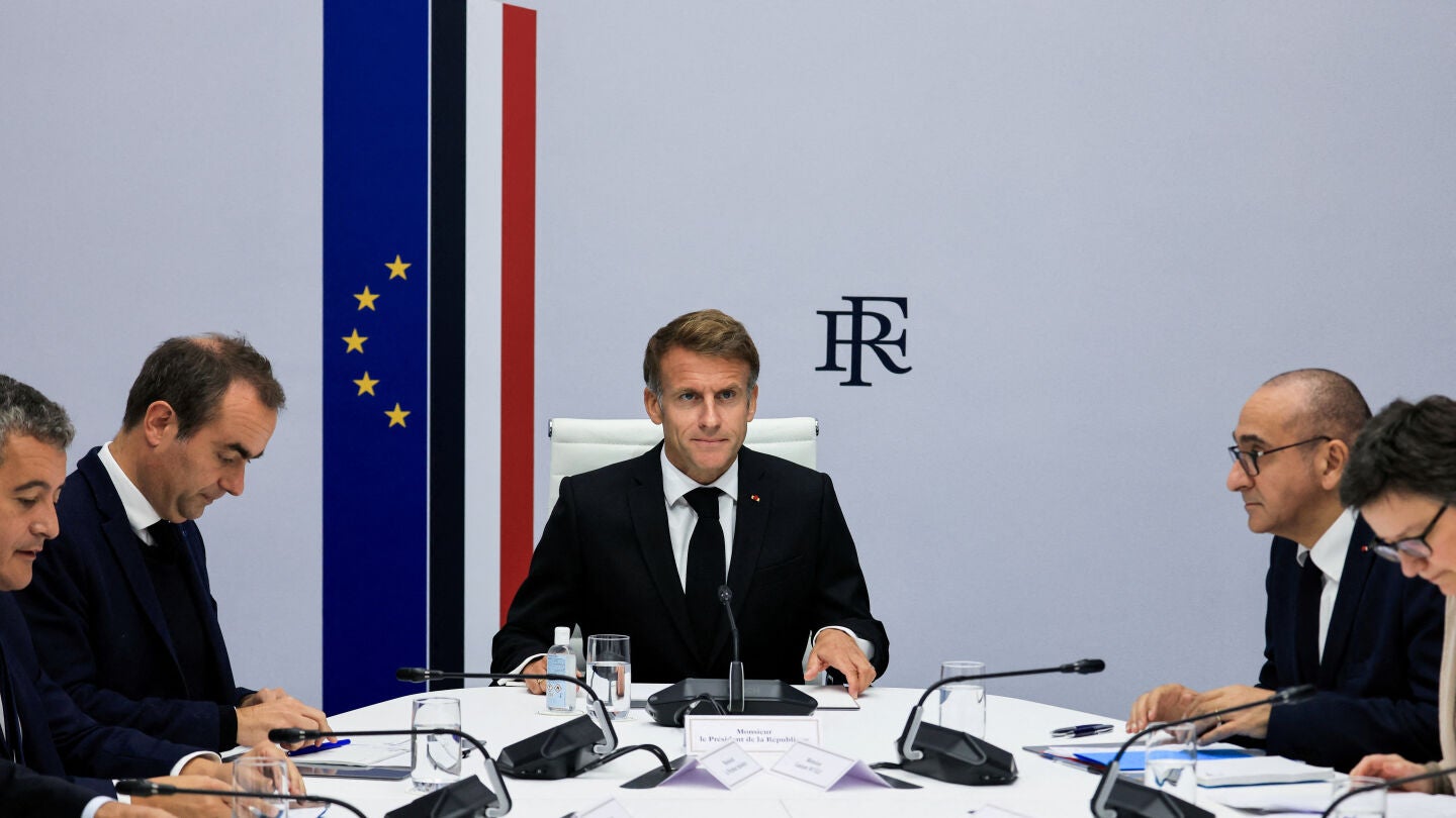 El ministro de Justicia franc&eacute;s, G&eacute;rald Darmanin, el primer ministro franc&eacute;s, S&eacute;bastien Lecornu, el presidente franc&eacute;s, Emmanuel Macron y el ministro del Interior franc&eacute;s, Laurent N&uacute;&ntilde;ez