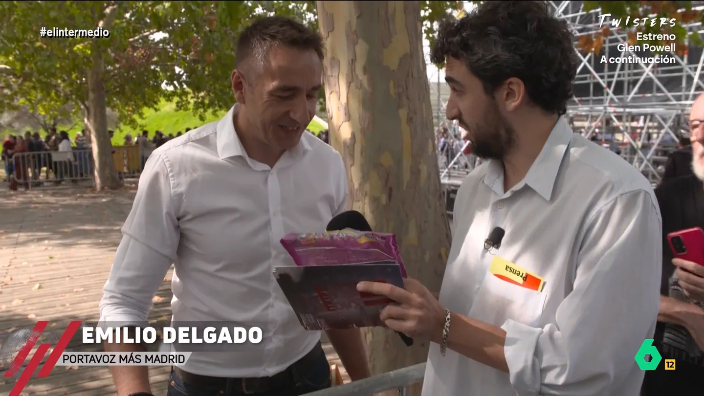 Mónica García huye a plena carrera de Isma Juárez en la presentación de Frente Amplio: "Esquivando a posibles votantes no hacemos nada" Mónica García huye a plena carrera de Isma Juárez en la presentación de Frente Amplio: "Esquivando a posibles votantes no hacemos nada"