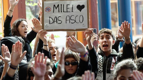 protesta de estudiantes contra Milei