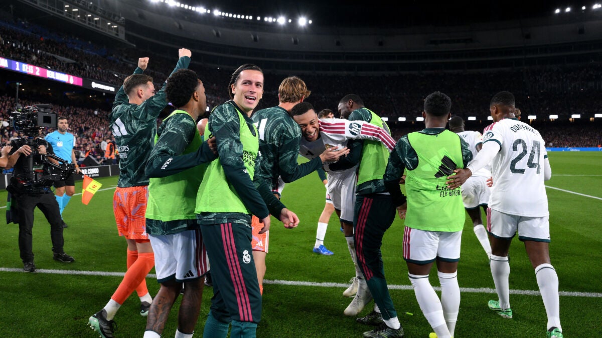 El Madrid de Mourinho y Mbappé asalta el Camp Nou en un Clásico tremendo