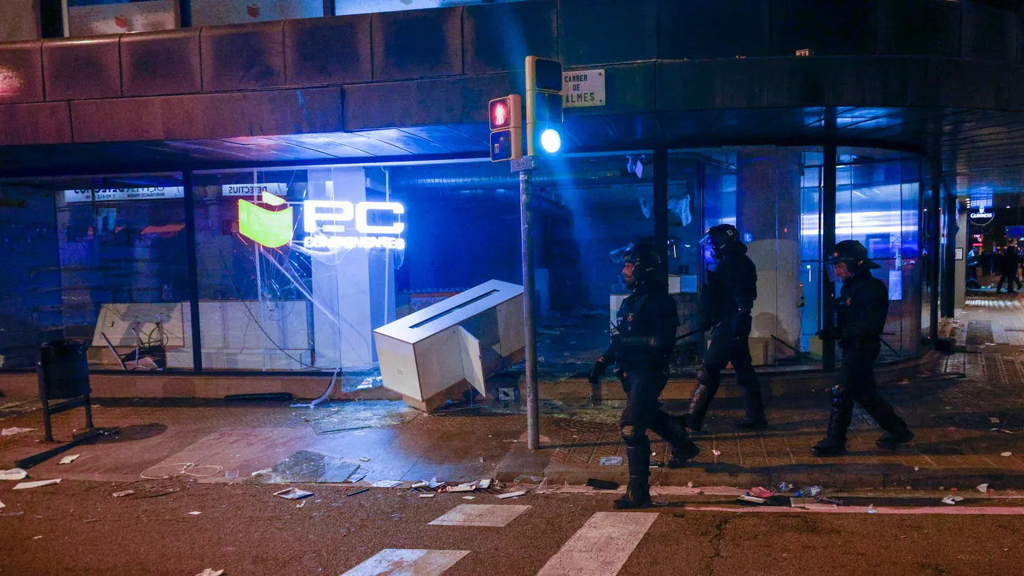 Imagen de los actos vandálicos en Barcelona Imagen de los actos vandálicos en Barcelona