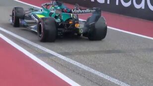El Aston Martin, en llamas