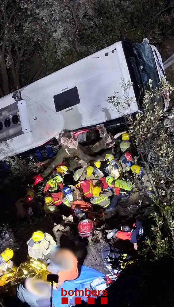 Imagen de Bomberos de Cataluña del accidente de un autobús en Fogars Imagen de Bomberos de Cataluña del accidente de un autobús en Fogars
