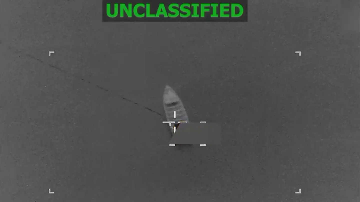 Fotografía tomada de la cuenta oficial de X @Southcom del Comando Sur que muestra un nuevo ataque a una lancha en el Pacífico. Fotografía tomada de la cuenta oficial de X @Southcom del Comando Sur que muestra un nuevo ataque a una lancha en el Pacífico.