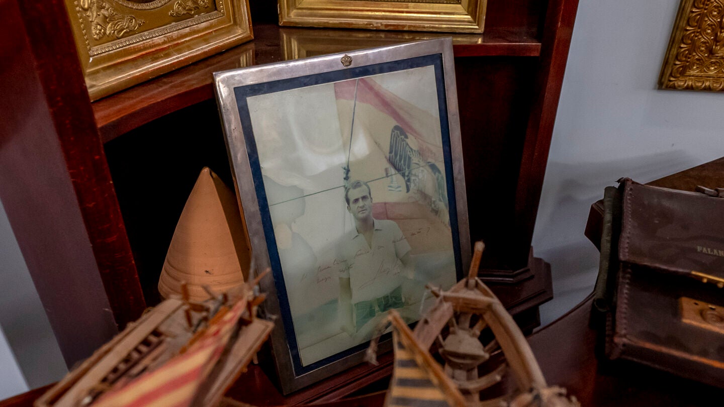 Exposici&oacute;n de objetos del Pazo de Meir&aacute;s que ser&aacute;n subastados en la sala Magna Art Auction