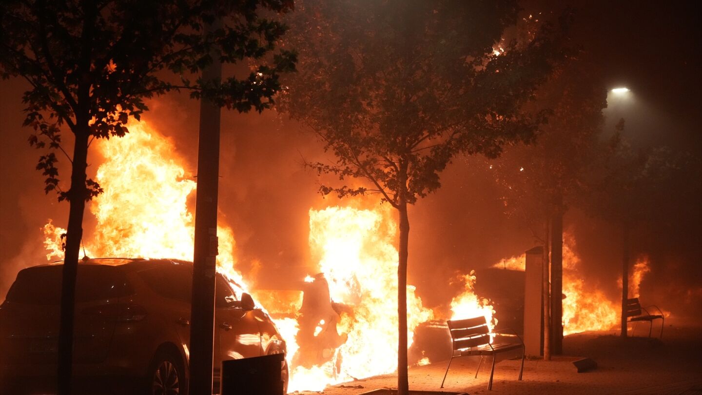 Coches quemados en Bilbao.