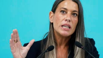 La cabeza de lista de Junts al Congreso de los Diputados, Miriam Nogueras, durante la rueda de prensa de este martes. 