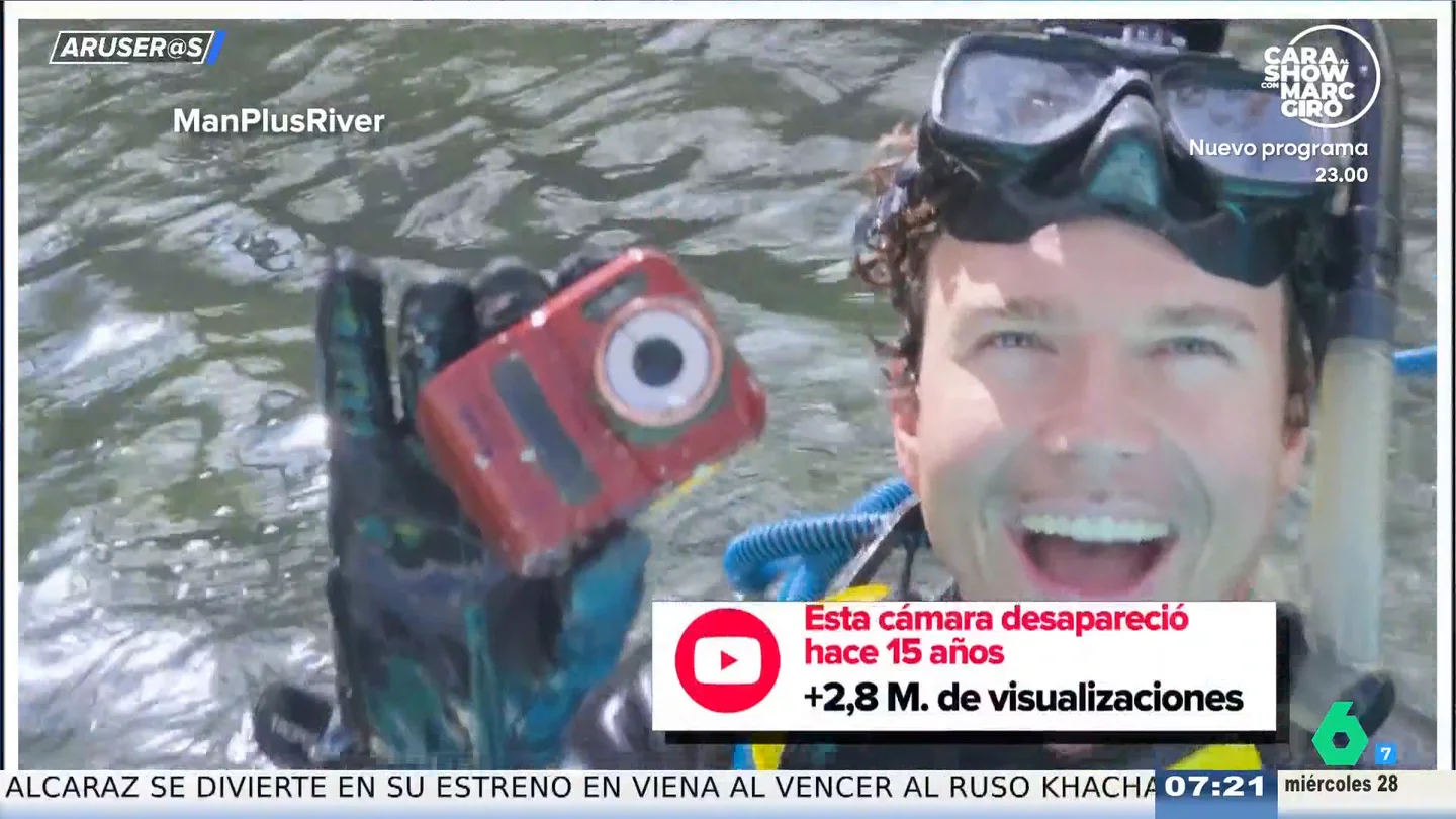 Encuentra una cámara de hace 15 años con un detector de metales y gracias a la magia de internet, encuentra a sus dueños Encuentra una cámara de hace 15 años con un detector de metales y gracias a la magia de internet, encuentra a sus dueños