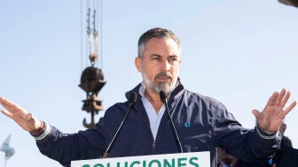 El l&iacute;der de Vox, Santiago Abascal durante un acto electoral en Santander