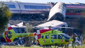 Helic&oacute;pteros de emergencias en la zona del accidente de trenes en Urda (Toledo)
