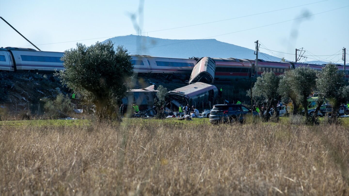 Los dos trenes accidentados en Toledo.