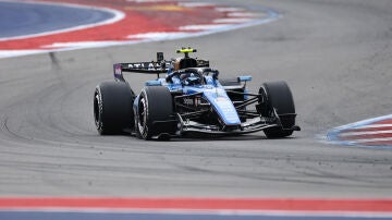 Carlos Sainz pilotando el Williams FW48