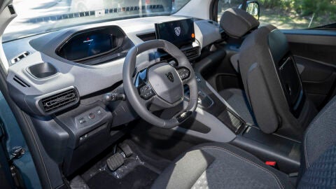 Interior del Peugeot Rifter by Tinkervan