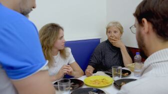 "Parece v&oacute;mito": el tenso momento en 'Caf&eacute; Brasil' que lleva a una clienta a pedir la hoja de reclamaciones