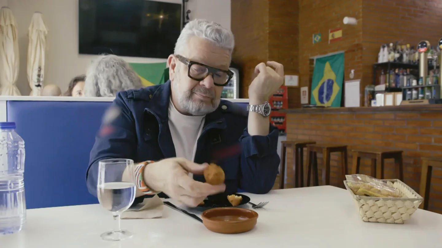Chicote prueba la 'coxinha' del Café Brasil: "Me entran ganas de llorar, están para llevárselas al golf" Chicote prueba la 'coxinha' del Café Brasil: "Me entran ganas de llorar, están para llevárselas al golf"