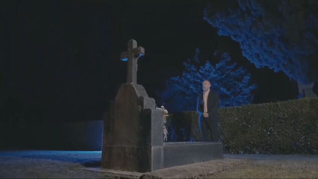 La &uacute;ltima ocurrencia de J&aacute;come: los vecinos de Ourense llaman a la polic&iacute;a al escuchar ruidos en el cementerio y se encuentran al alcalde grabando un v&iacute;deo para Halloween