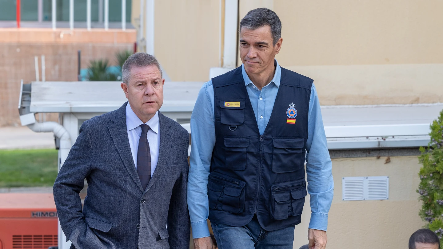 El presidente del Gobierno, Pedro Sánchez, junto al presidente de la Junta de Castilla-La Mancha, Emiliano García-Page El presidente del Gobierno, Pedro Sánchez, junto al presidente de la Junta de Castilla-La Mancha, Emiliano García-Page